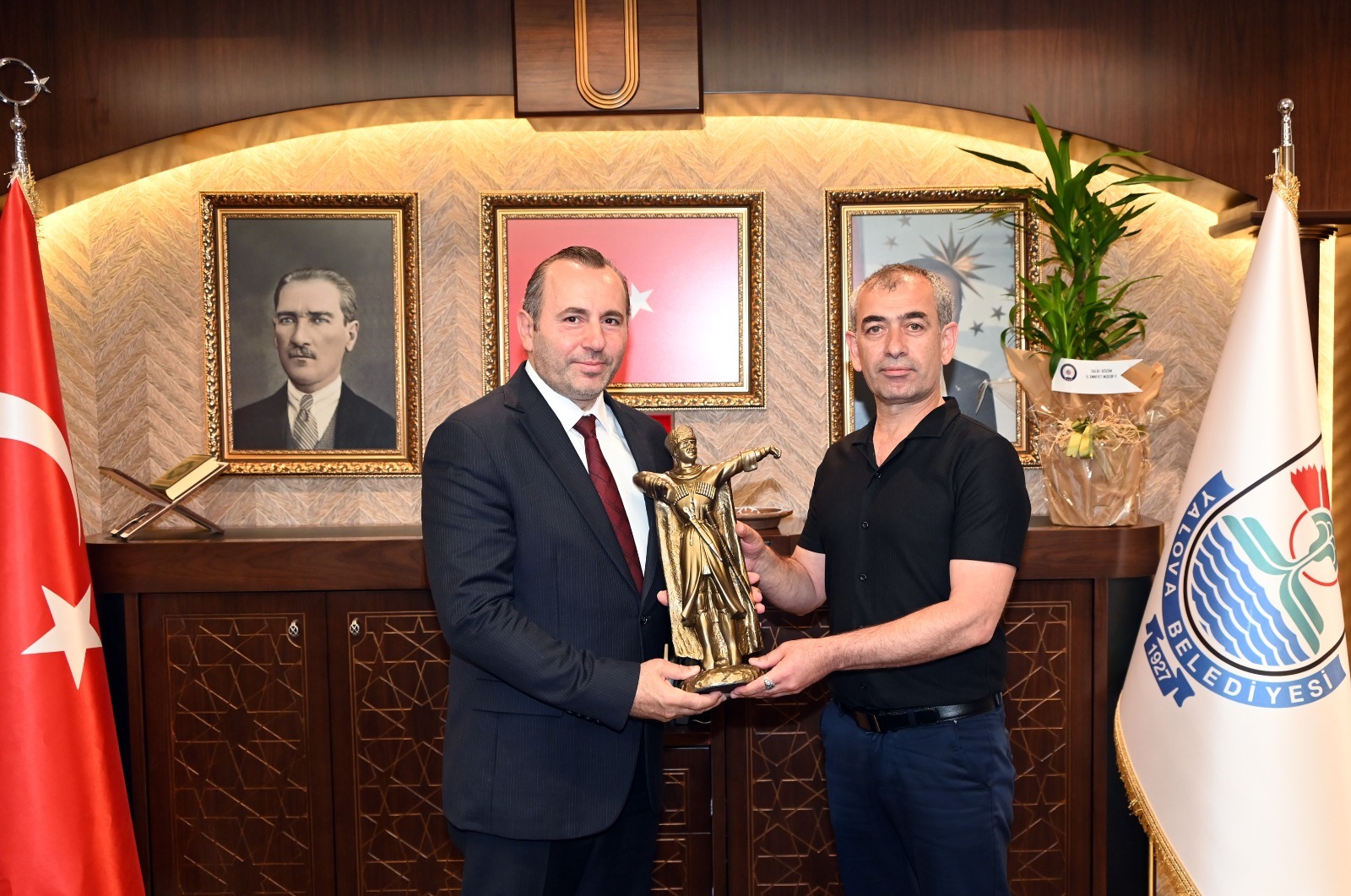 BAŞKAN TUTUK’U MAKAMINDA ZİYARET ETTİLER