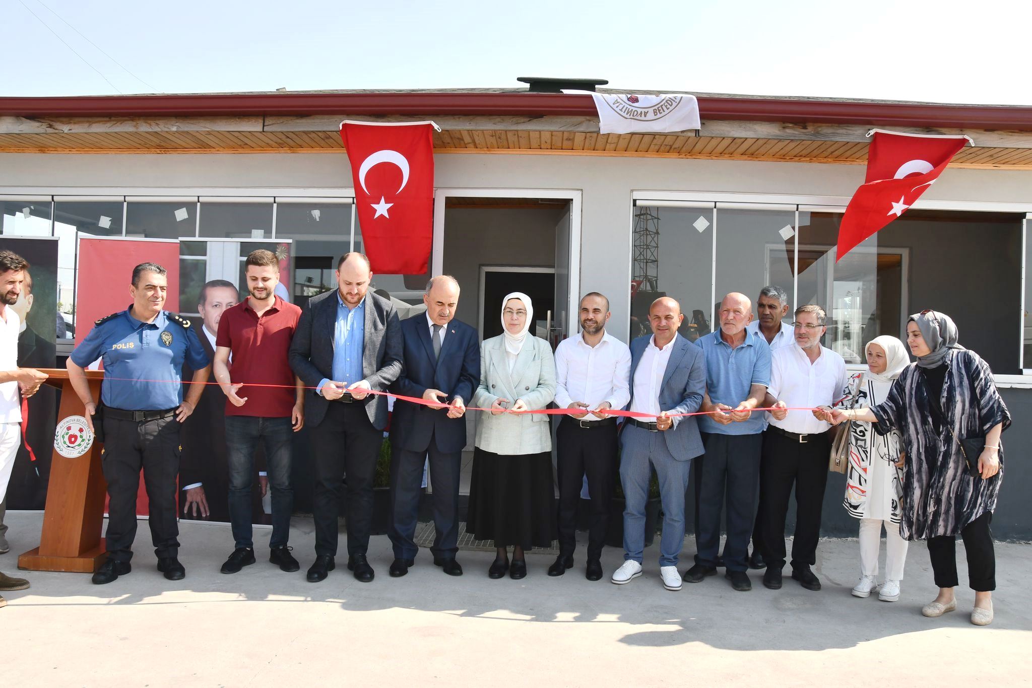 ALTINOVA’DA HİZMET SEFERBERLİĞİ SÜRÜYOR