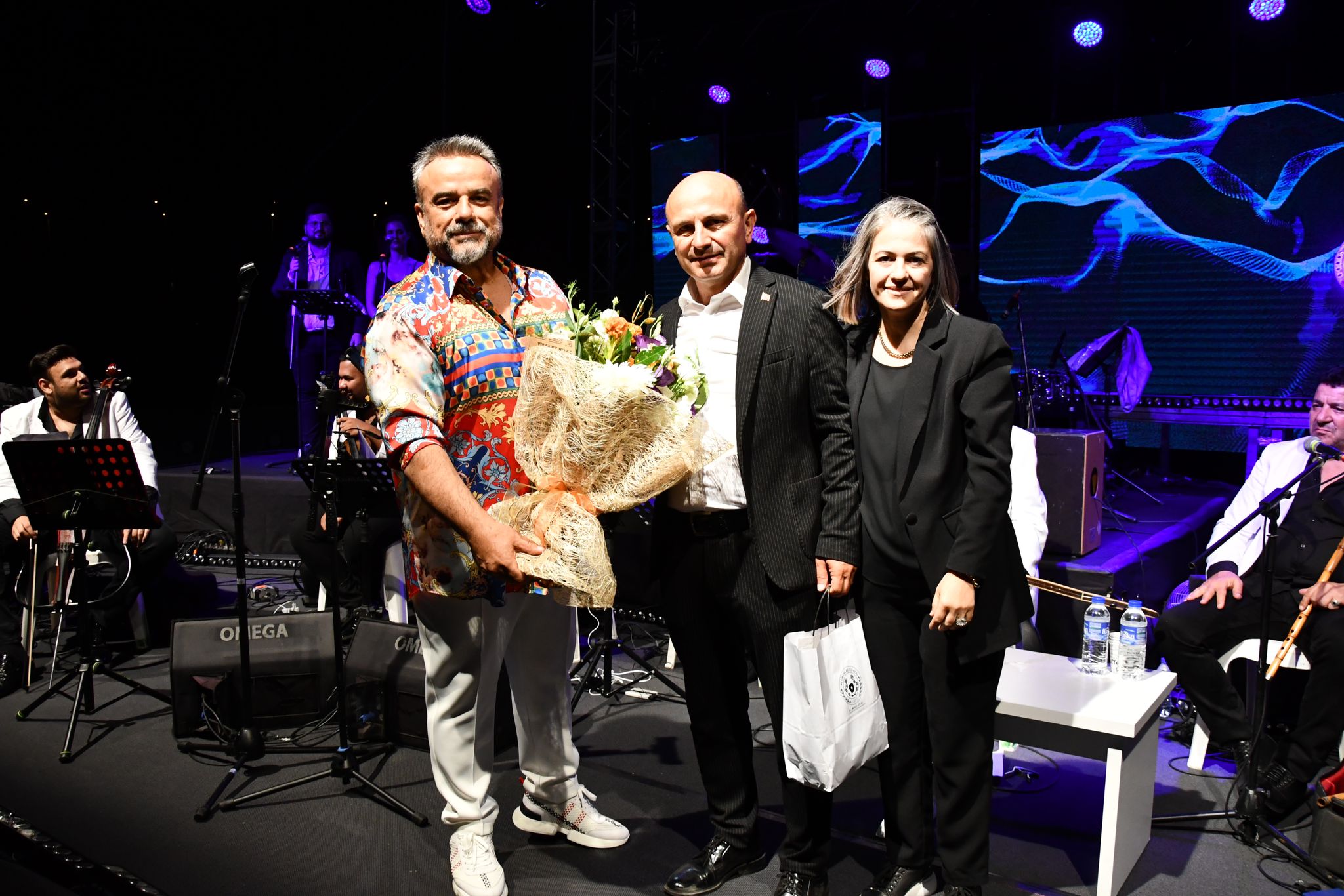 ALTINOVA’DA MÜZİK ZİYAFETİ BAŞLADI