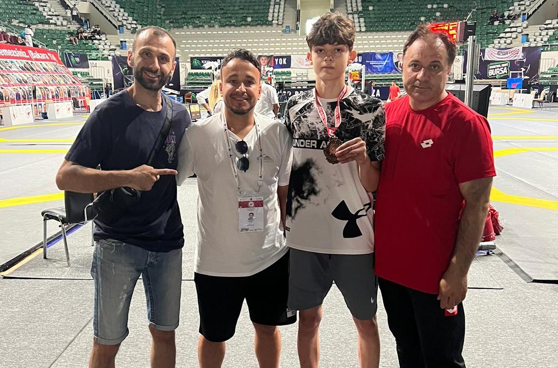 EREN ÖZKAYA, TÜRKİYE ÜÇÜNCÜSÜ OLDU