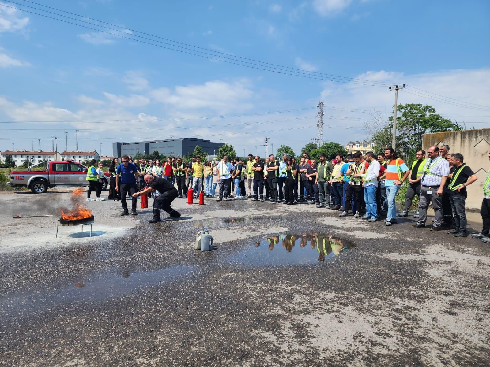 İTFAİYE MÜDÜRLÜĞÜ EĞİTİMLERİNİ SÜRDÜRÜYOR