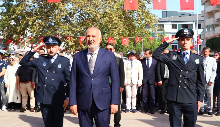 ÇİFTLİKKÖY’DE ZAFER BAYRAMI KUTLANDI