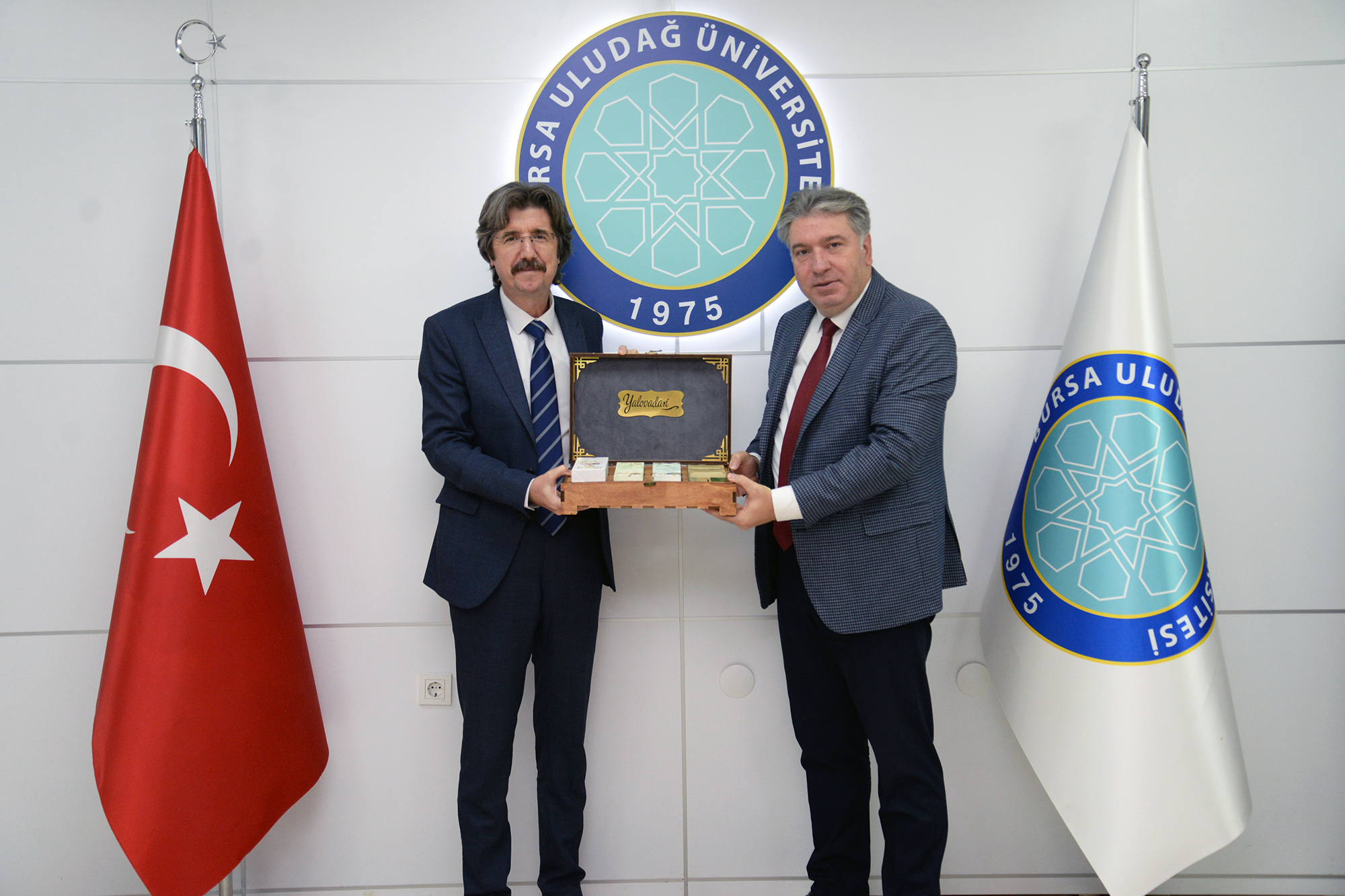 BAHÇEKAPILI’DAN, ULUDAĞ ÜNİVERSİTESİ REKTÖRÜNE ZİYARET