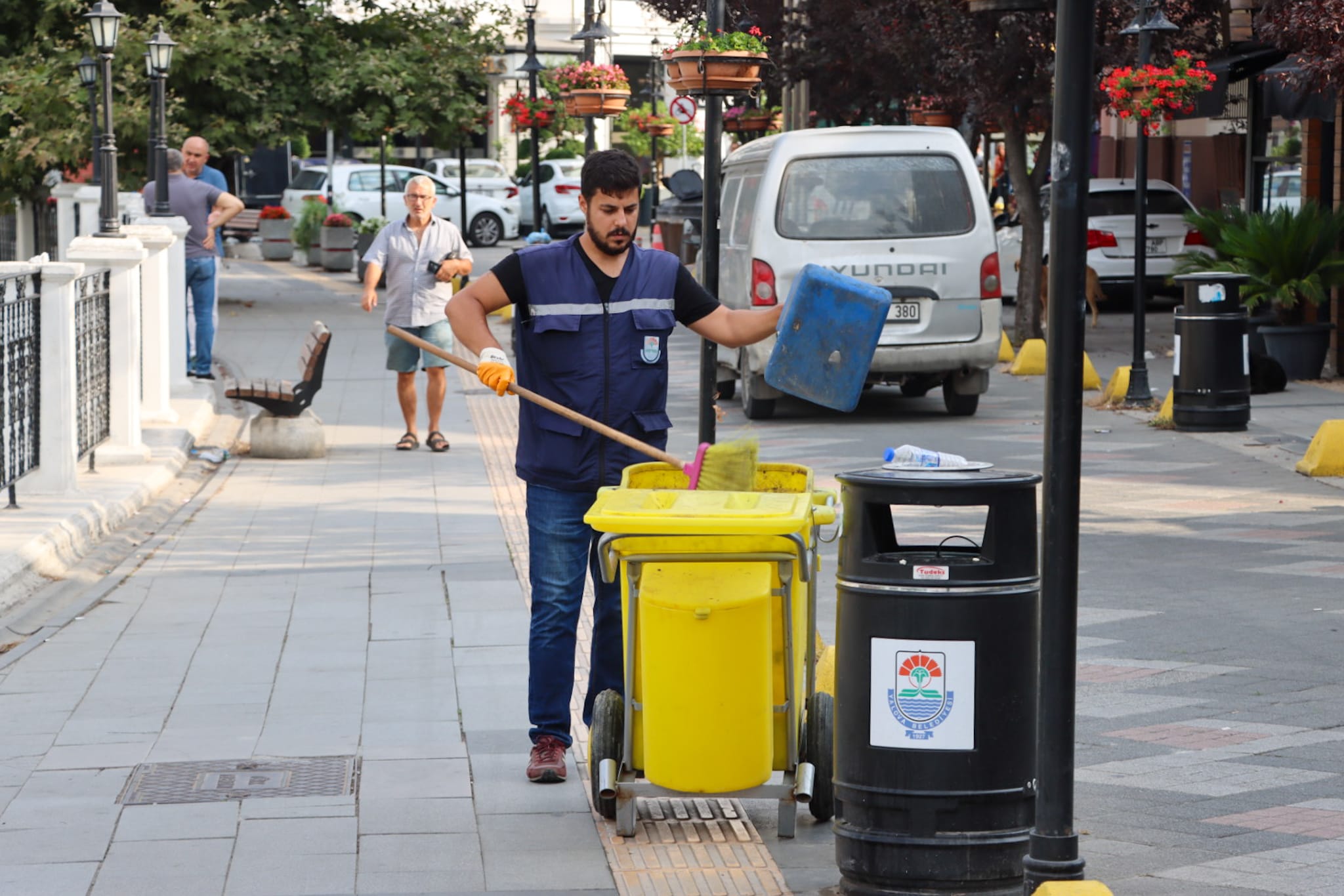 YALOVA BELEDİYESİ’NDEN ŞEHİR MERKEZİNDE GENEL TEMİZLİK
