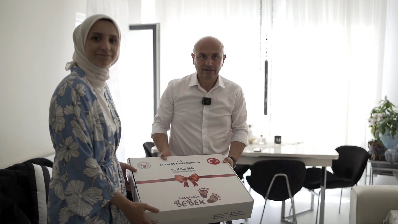 “SEVGİYLE KUCAKLIYORUZ”