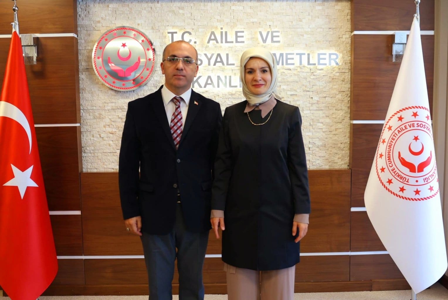 Arslanhan, aile ve sosyal hizmetler bakanı ile bir araya geldi