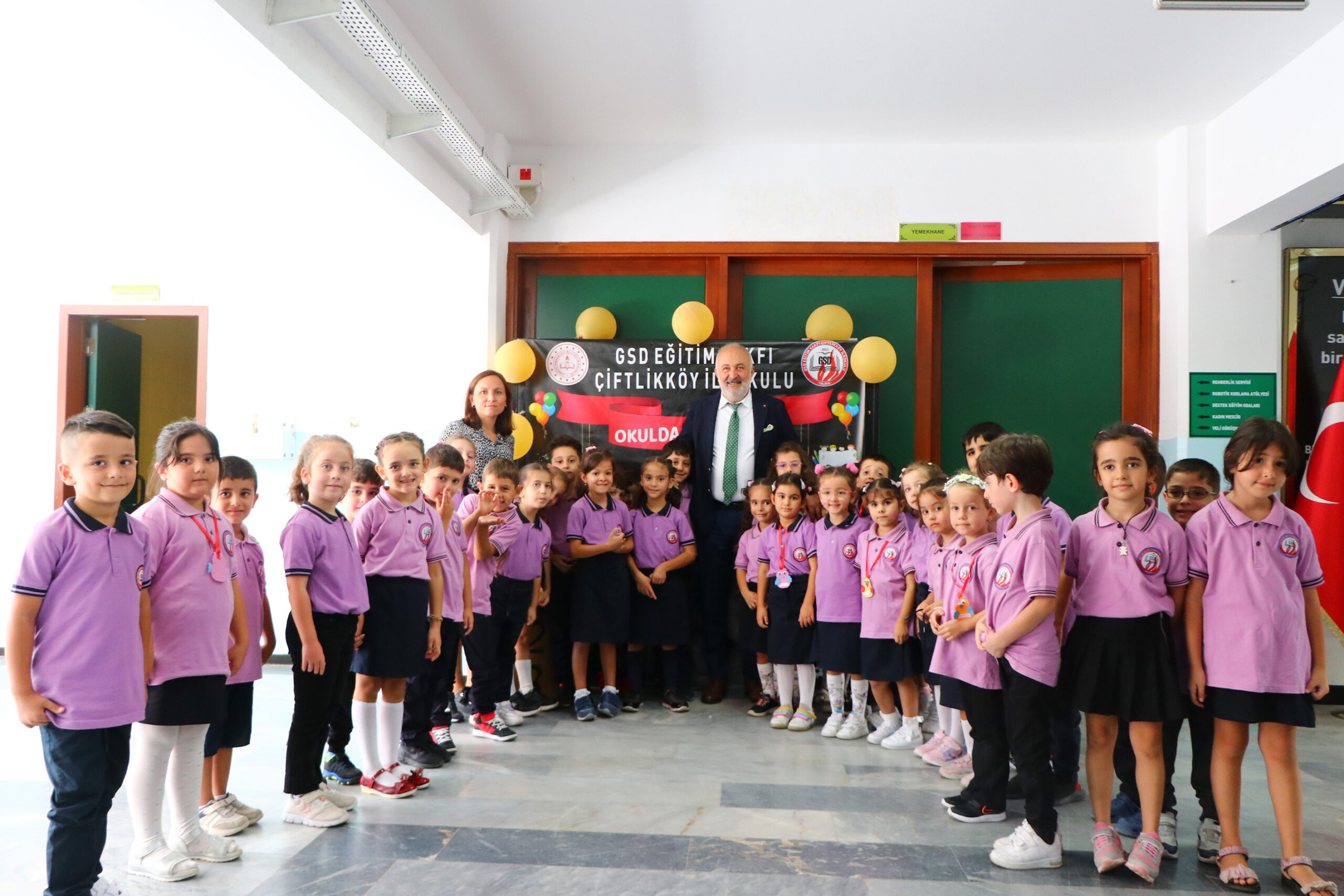 BAŞKAN SİLPAGAR’DAN ÇİFTLİKKÖY’DEKİ ÖĞRENCİLERE EĞİTİM SETİ HEDİYESİ