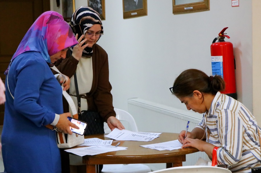 ÇİFTLİKKÖY BELEDİYESİ’NİN KIŞ KURSLARINA İLGİ BÜYÜK