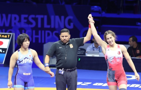 ÇİFTLİKKÖY BELEDİYESPOR GÜREŞÇİSİ BUSE, PARİS KOTASINI ALDI