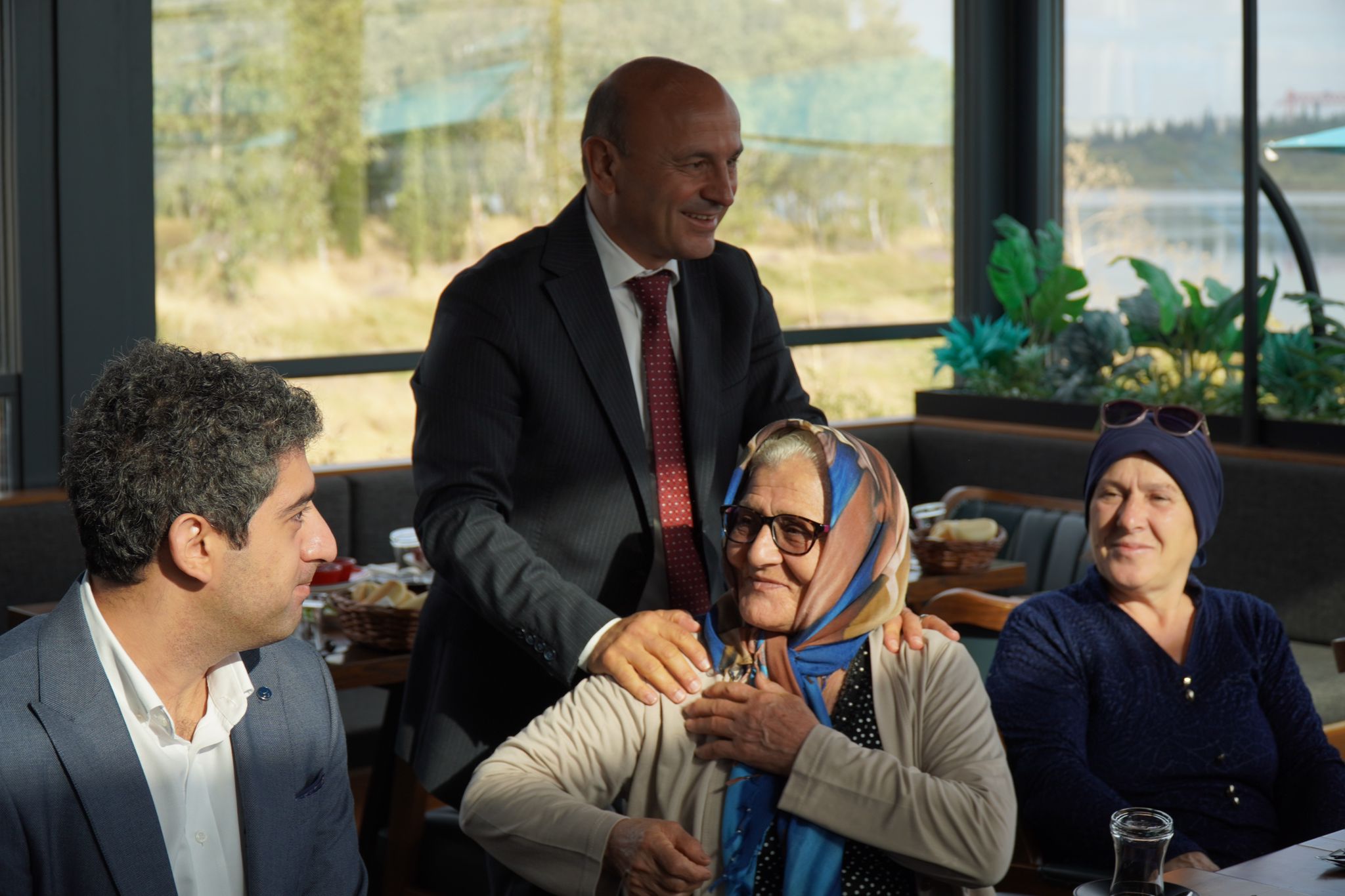 BAŞKAN ORAL, ŞEHİT YAKINLARI VE GAZİLERİ İLE KAHVALTIDA BULUŞTU