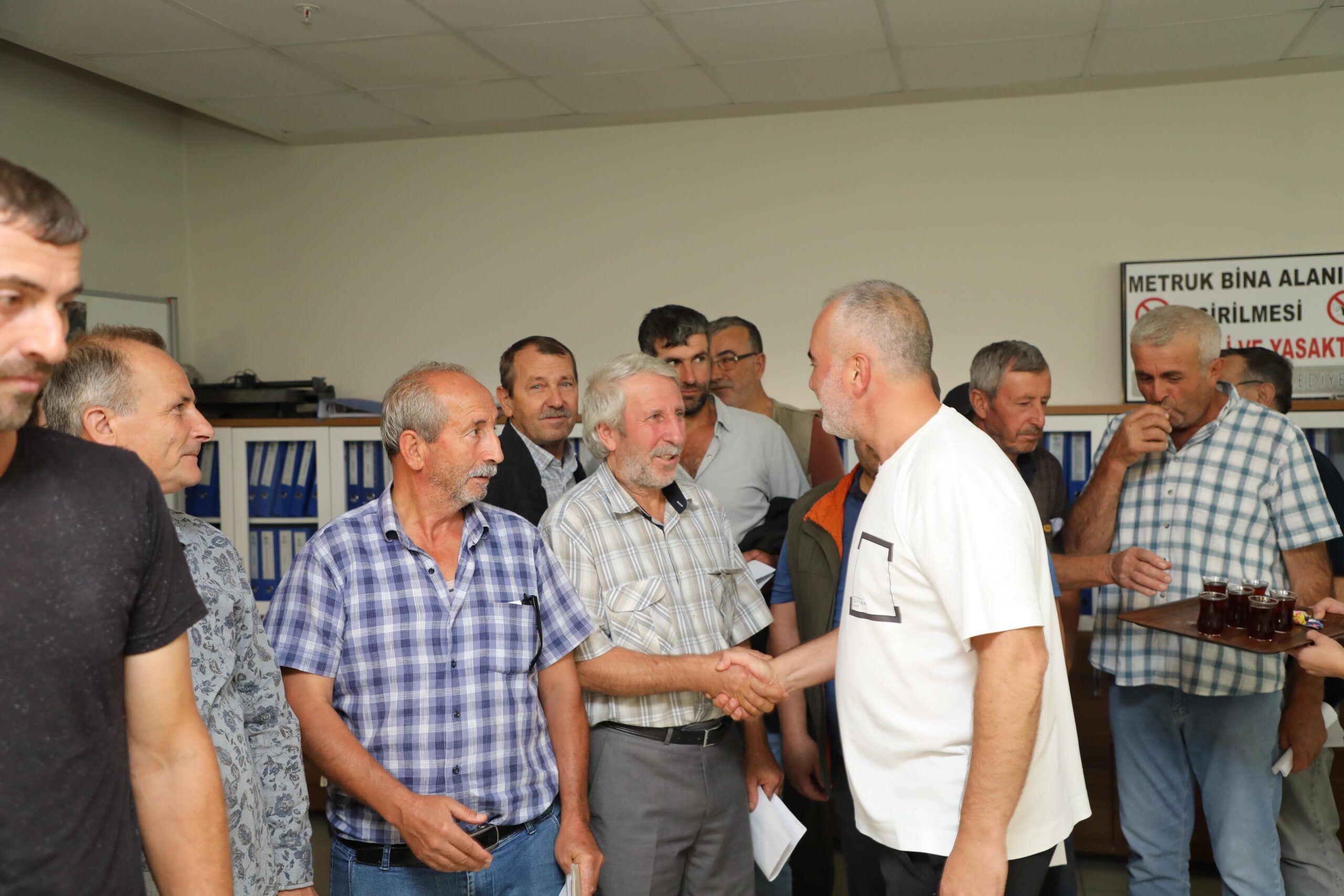 KARAMÜRSELLİ ÇİFTÇİLERE MAZOT DESTEĞİ