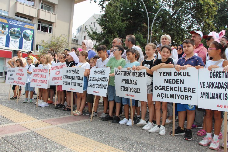 ‘YENİ OKUL AÇILANA KADAR İKİLİ EĞİTİM DEVAM ETSİN’