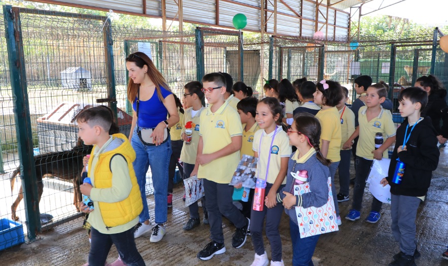 MİNİKLER HAYVAN DOSTU SERTİFİKALARINI BAŞKAN SİLPAGAR’DAN ALDI