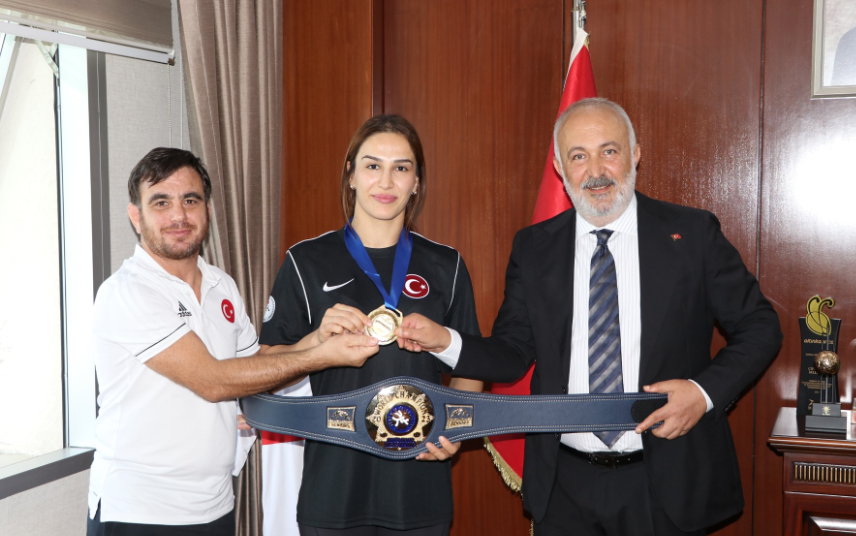 ÇİFTLİKKÖY BELEDİYE MECLİSİ’NDEN ŞAMPİYONA 2 MİLYON TL ÖDÜL