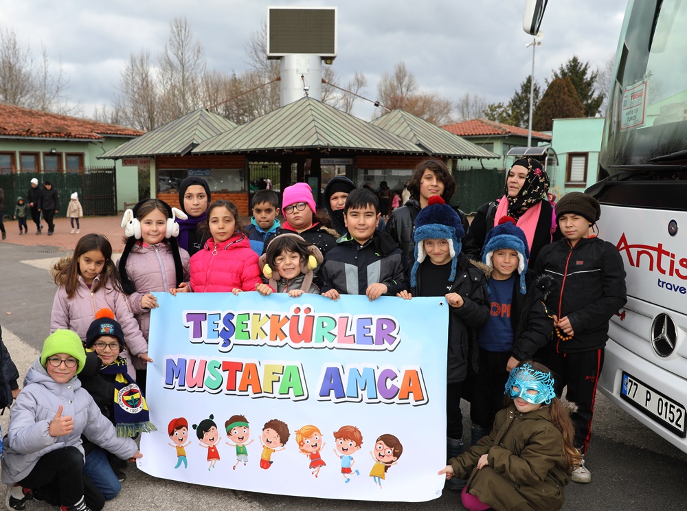 YALOVA BELEDİYESİ’NDEN ÇOCUKLARA KARNE HEDİYESİ