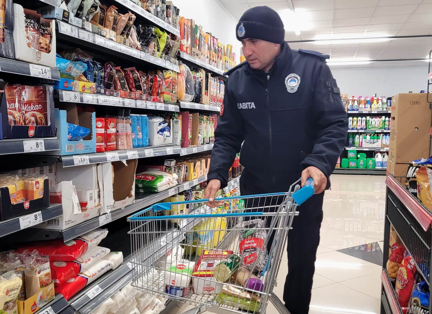 ALTINOVA’DA MARKETLERE SIKI DENETİM