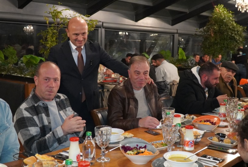 ALTINOVA BELEDİYE ÇALIŞANLARINA YEMEK