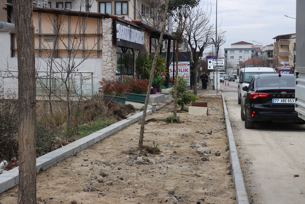 VATAN CADDESİ’NİN KALDIRIMLARI YENİLENİYOR