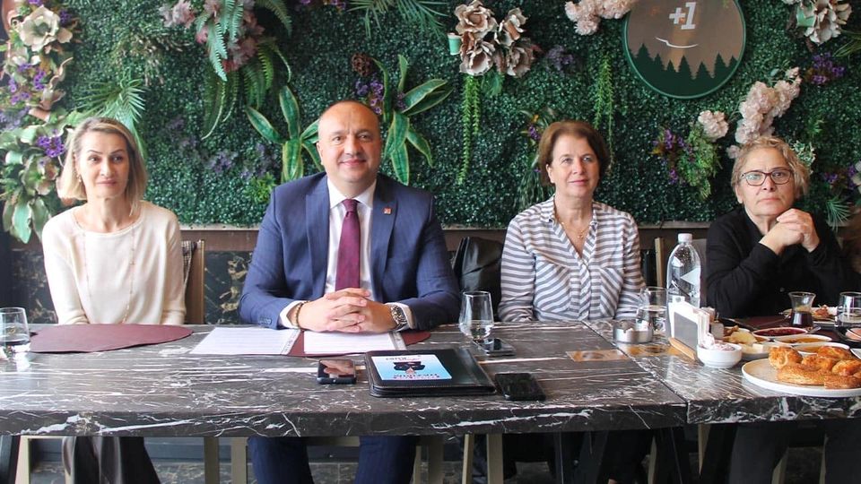 KURT, BASIN TOPLANTISI DÜZENLEDİ