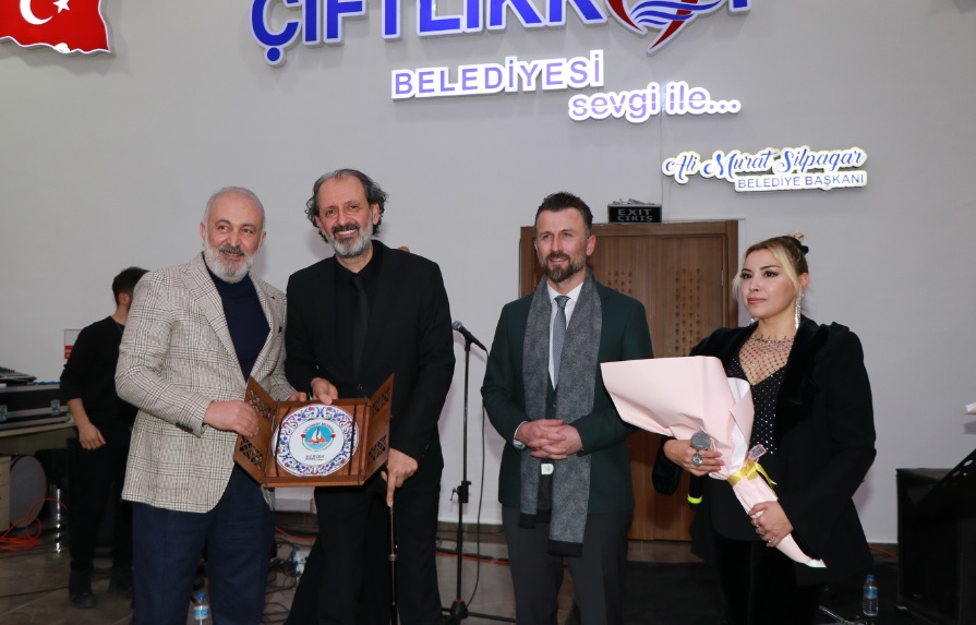 ÇİFTLİKKÖY’DE YÜCEL ARZEN VE YENİŞEHİRLİOĞLU MEST ETTİ