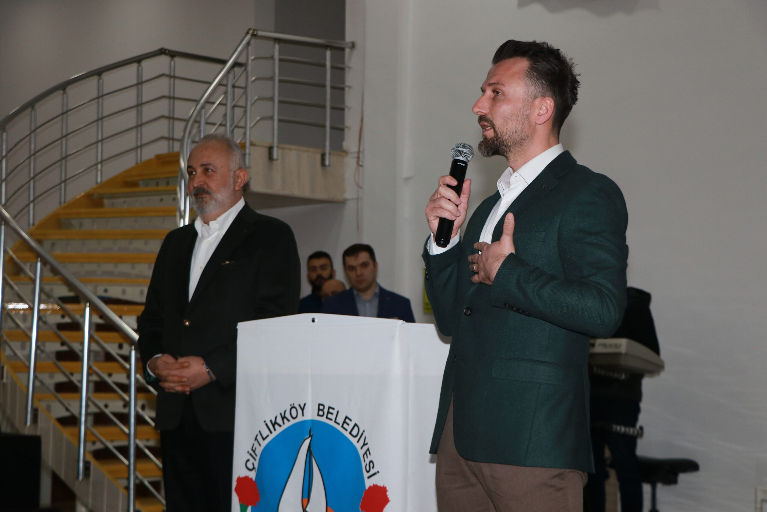 “KARŞIMIZDAKİ CHP ZİHNİYETİ BİZLERİ FİTNE FÜCULAR AYRIŞTIRMAYA ÇALIŞIYOR”