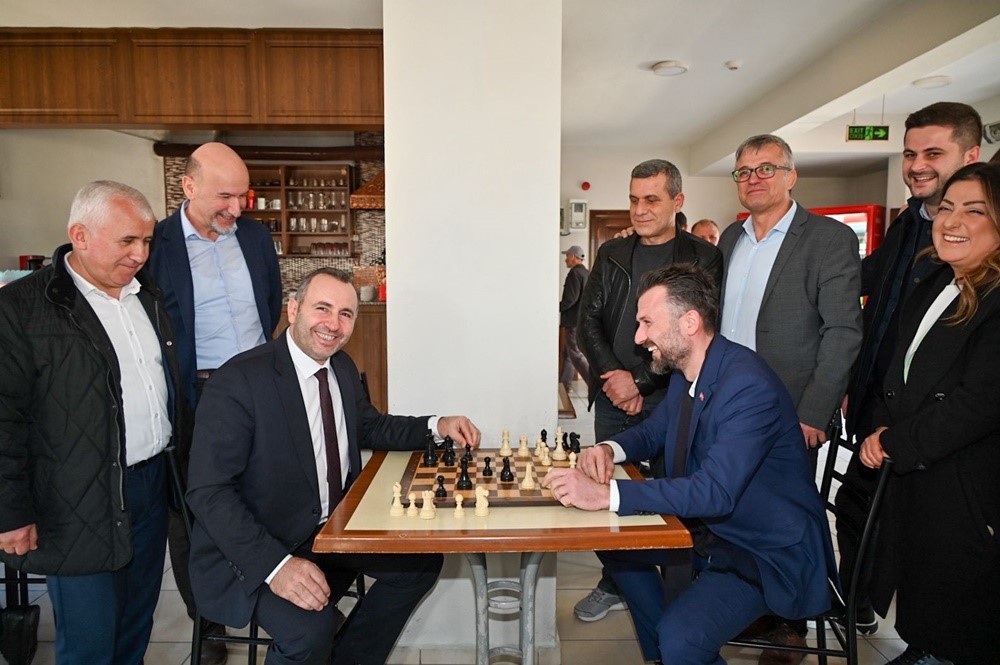 BAŞKAN TUTUK SOYDAŞLARIN YANINDA