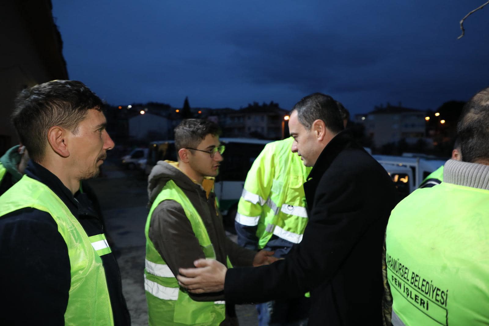 ÇETİNKAYA, GECE GÜNDÜZ EMEKÇİNİN YANINDA