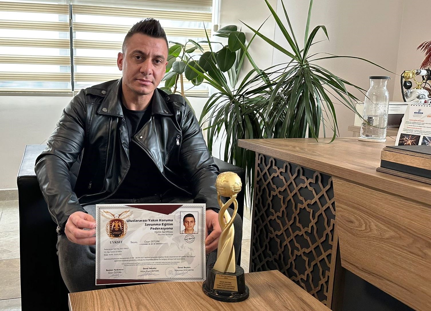 OZAN ERTÜRK’E ALTIN İNCİ ÖDÜLÜ