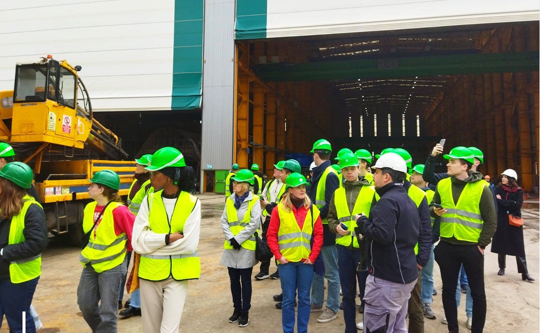 NORVEÇLİ ÖĞRENCİLER CEMRE TERSANESİNİ ZİYARET ETTİ