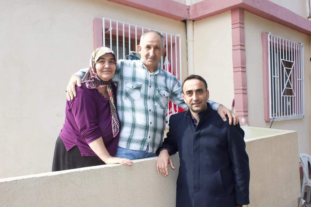 BAŞKAN ADAYI YURT EV ZİYARETLERİNE DEVAM EDİYOR