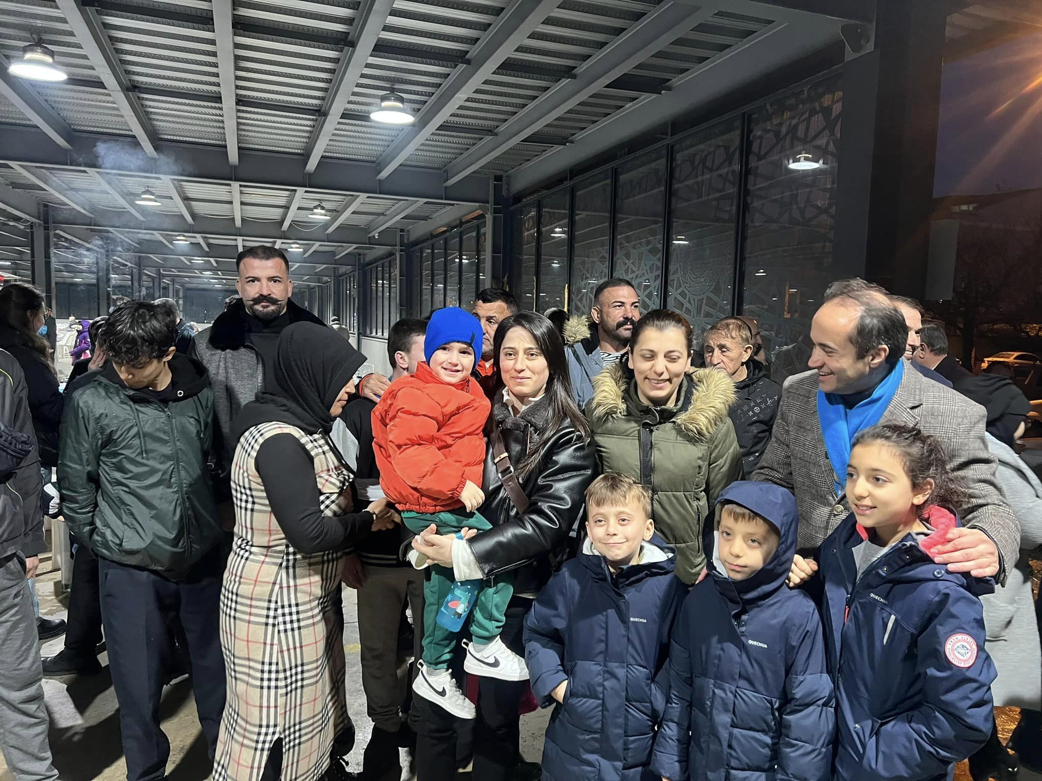 ÖZYİĞİT VATANDAŞLARIN SEVGİSİNİ KAZANDI