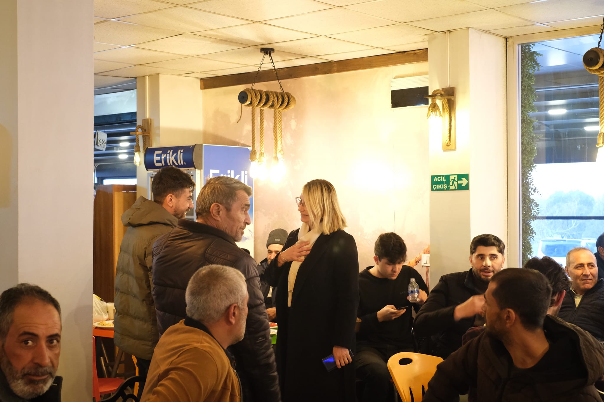 TOPUKLU EFE, GÖNÜLLERE DOKUNUYOR