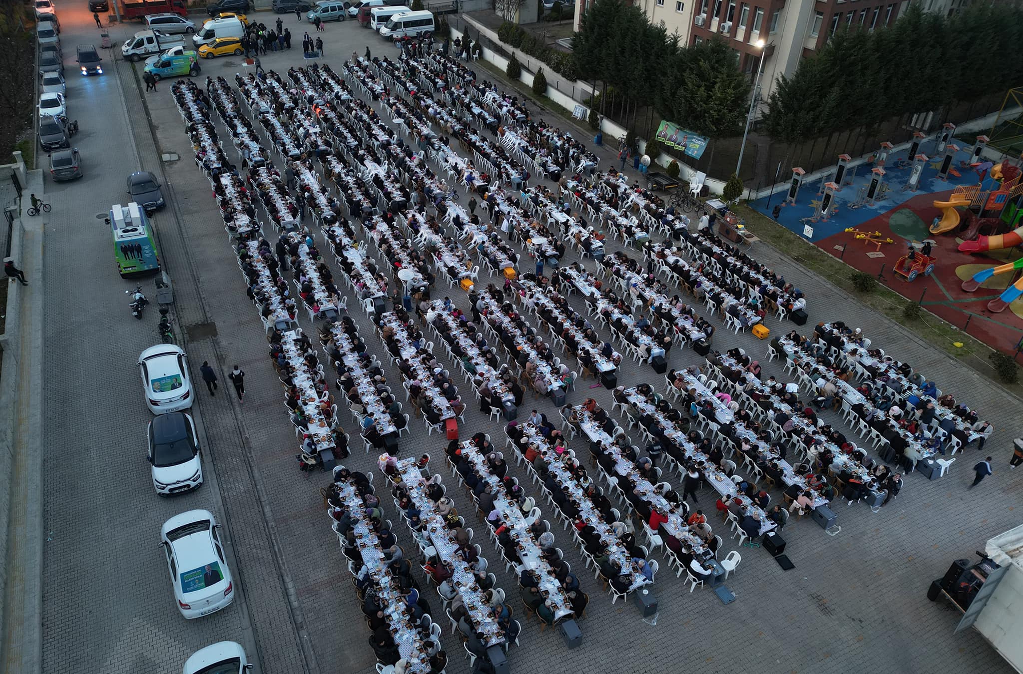 ÖZYİĞİT ALTINOVA HALKI İLE İFTARDA BULUŞTU