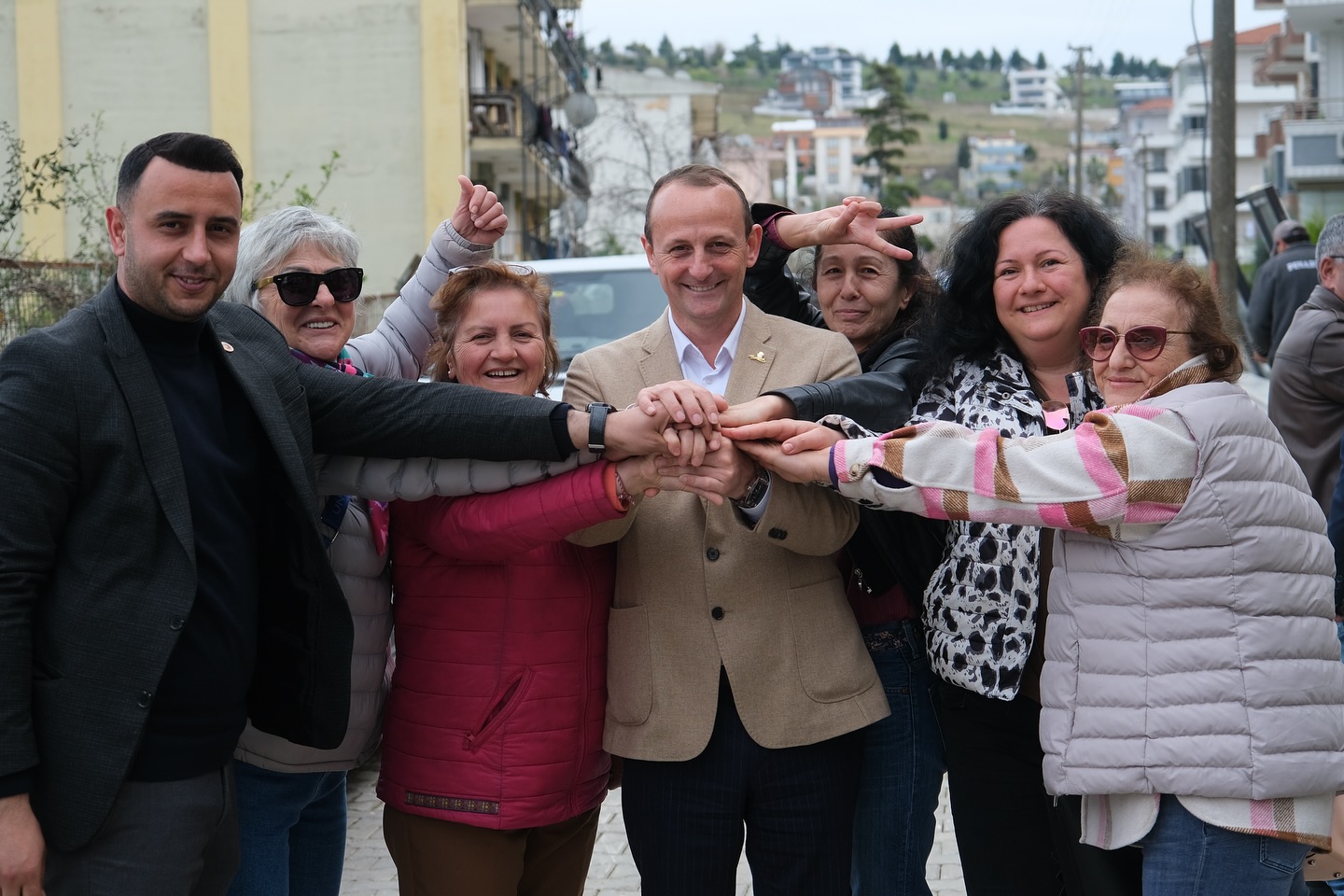 BAŞKAN ADAYI YELE:”ÇİFTLİKKÖY HALKIMIZLA BİR OLMAYA, BERABER OLMAYA GELİYORUZ”