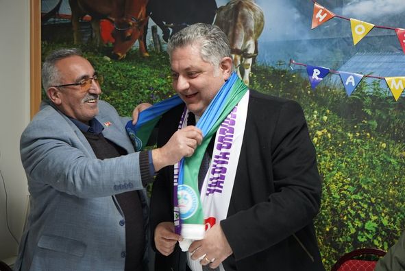 CHP ADAYI GÜREL DURMAKSIZIN ÇALIŞIYOR