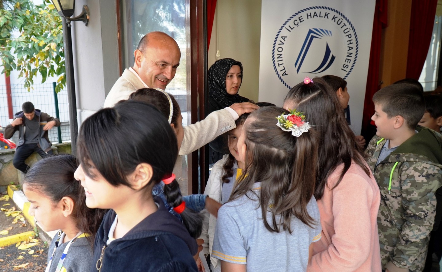 ORAL: KÜTÜPHANELER, BİLGİ KAYNAĞIDIR