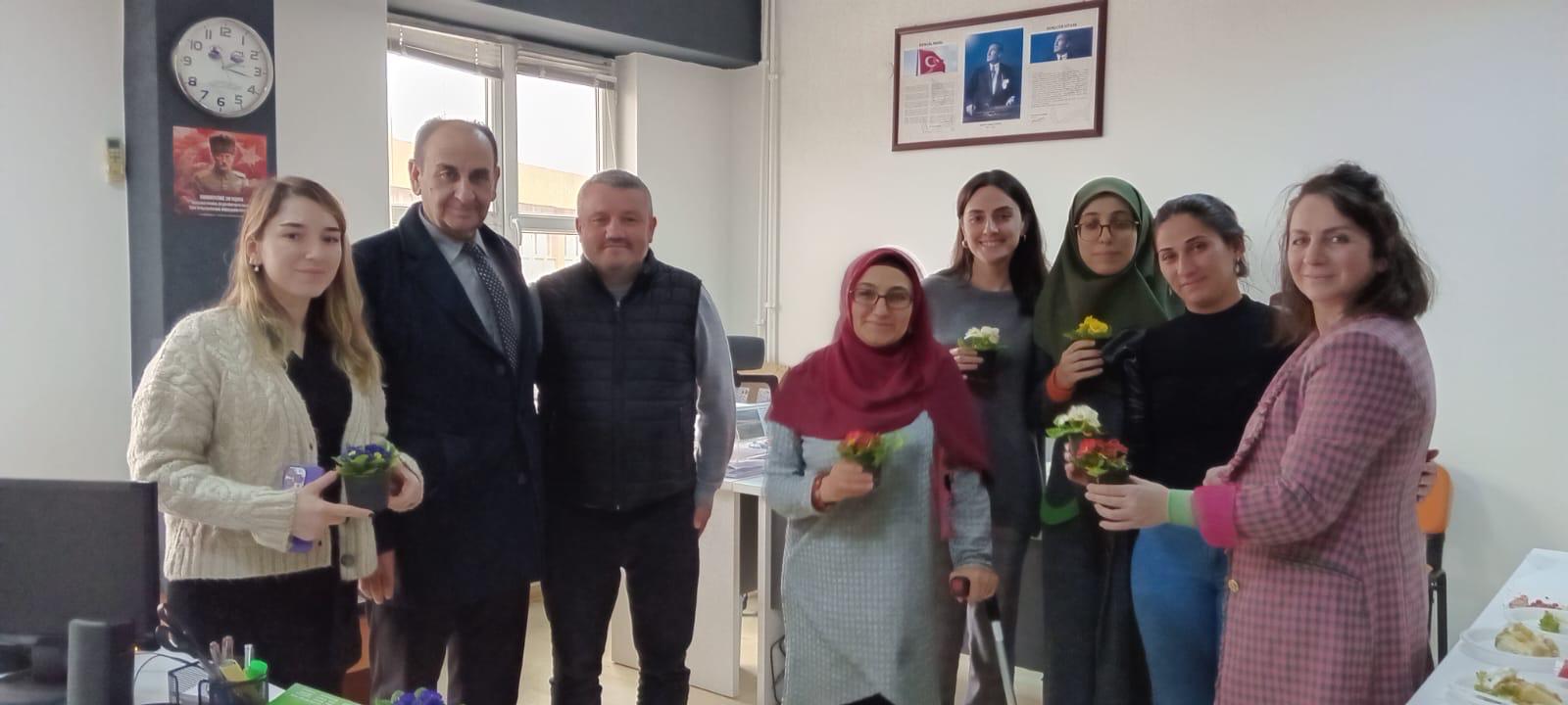 AKGÜN ÇİÇEKÇİLİK 8 MART DÜNYA KADINLAR GÜNÜNÜ UNUTMADI