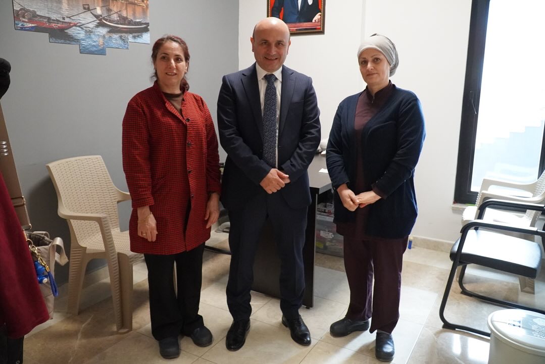 ORAL’DAN KADIN PERSONELİNE ÇİÇEKLİ KUTLAMA