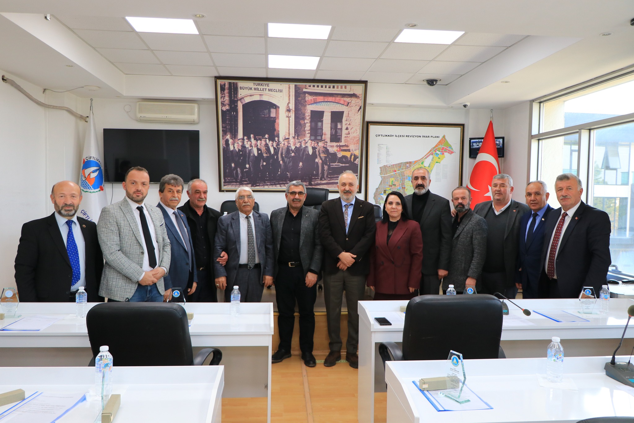 ÇİFTLİKKÖY’DE SON MECLİS TOPLANTISI…