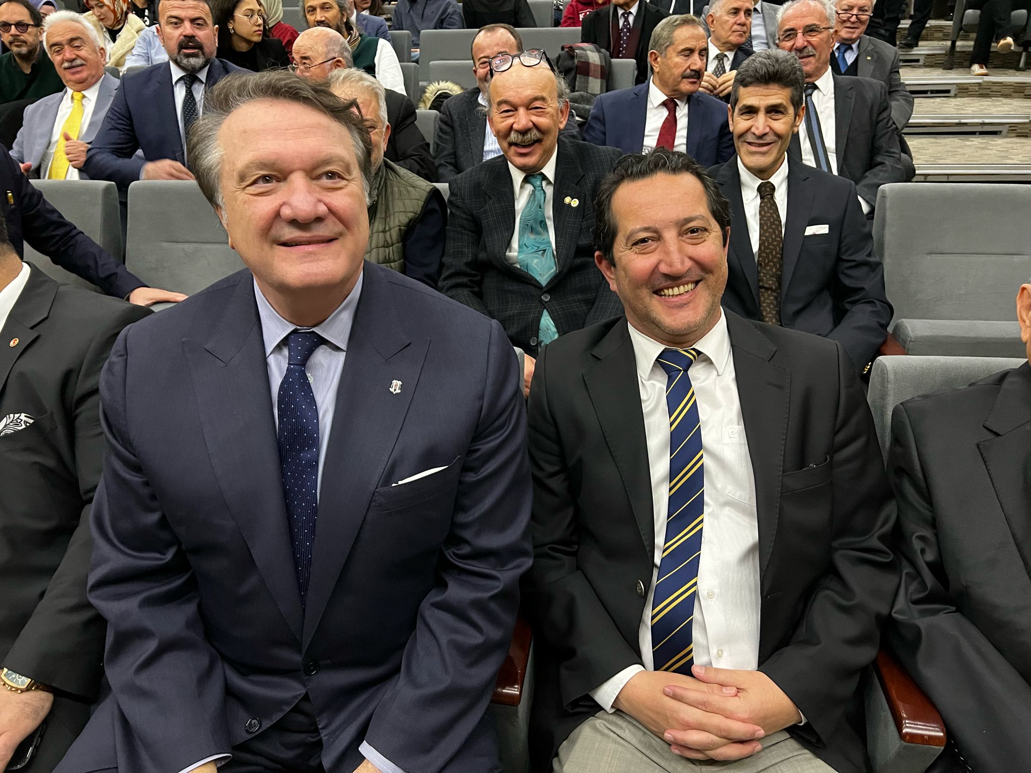 KABATAŞLI FENERBAHÇELİLER’DEN PLATFORMUNDAN, EĞİTİME TAM DESTEK