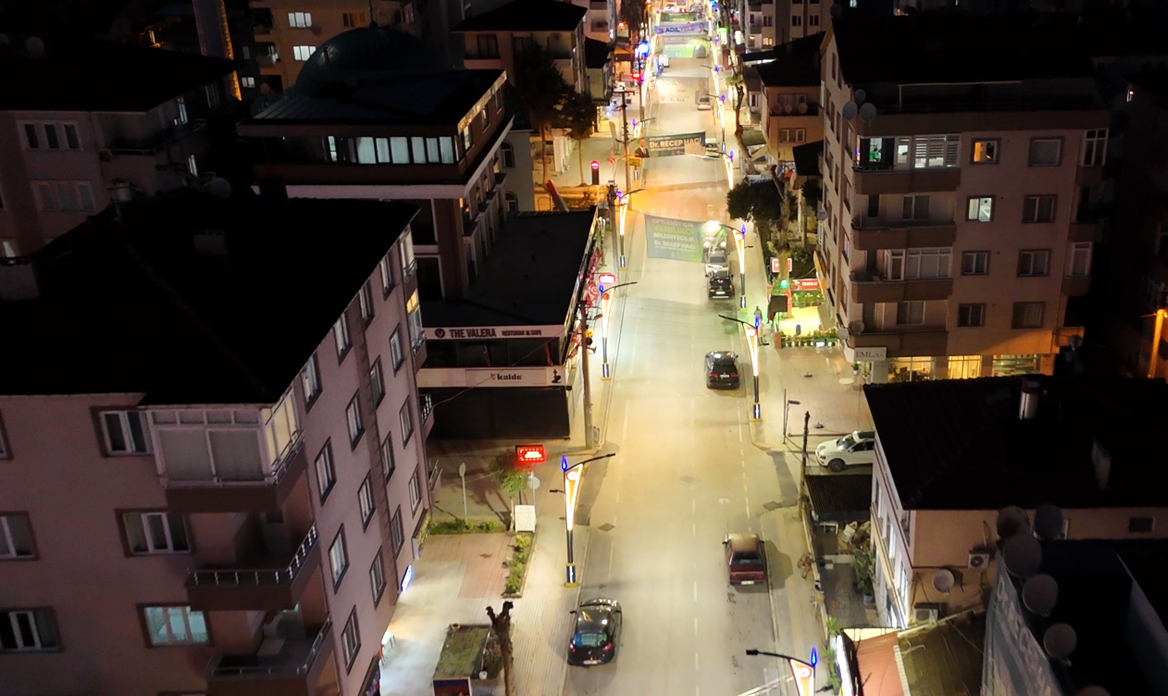 ÇİFTLİKKÖY’E DEKORATİF AYDINLATMALAR ÇOK YAKIŞTI