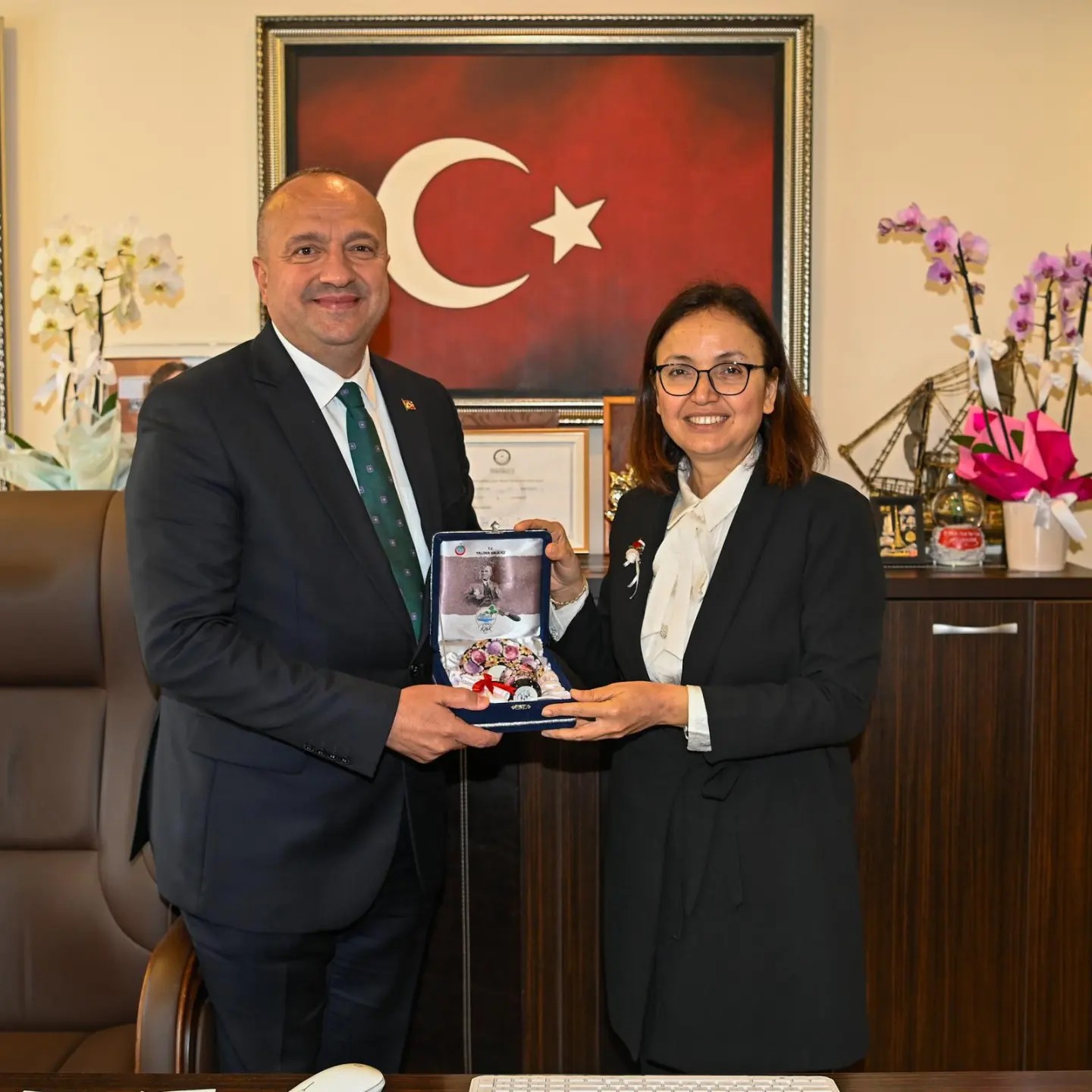 VALİ KAYA ÇINARCIK BELEDİYESİNİ ZİYARET ETTİ