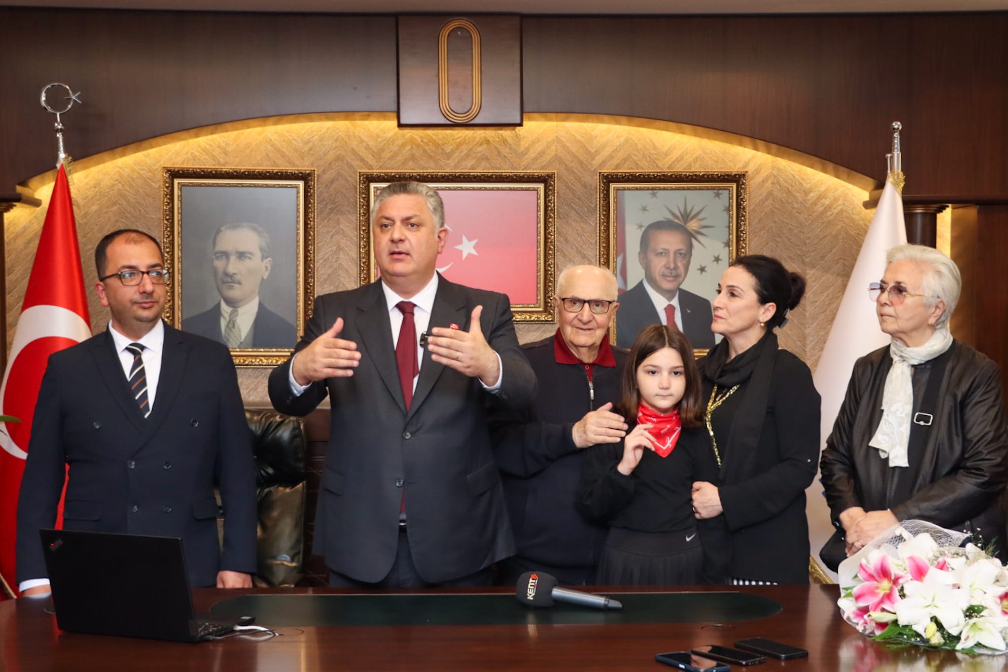 YALOVA BELEDİYESİ’NDE DEVİR TESLİM TÖRENİ GERÇEKLEŞTİ