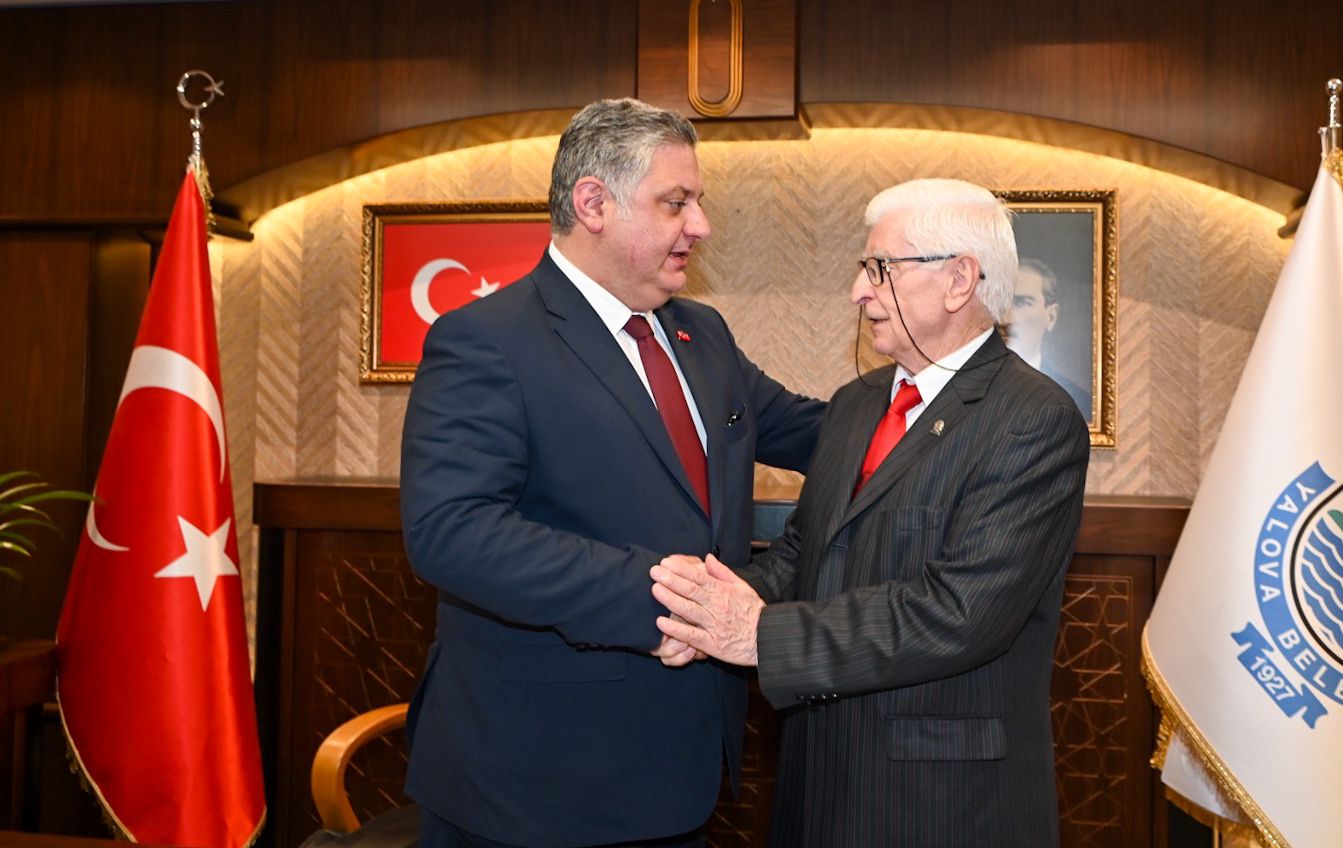 GÜREL TEBRİKLERİ KABUL ETTİ