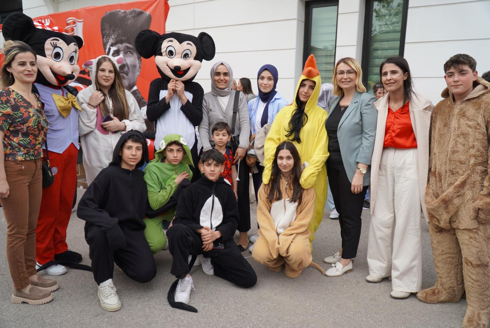 ALTINOVA’DA ÇOCUKLAR DOYASIYA EĞLENDİ