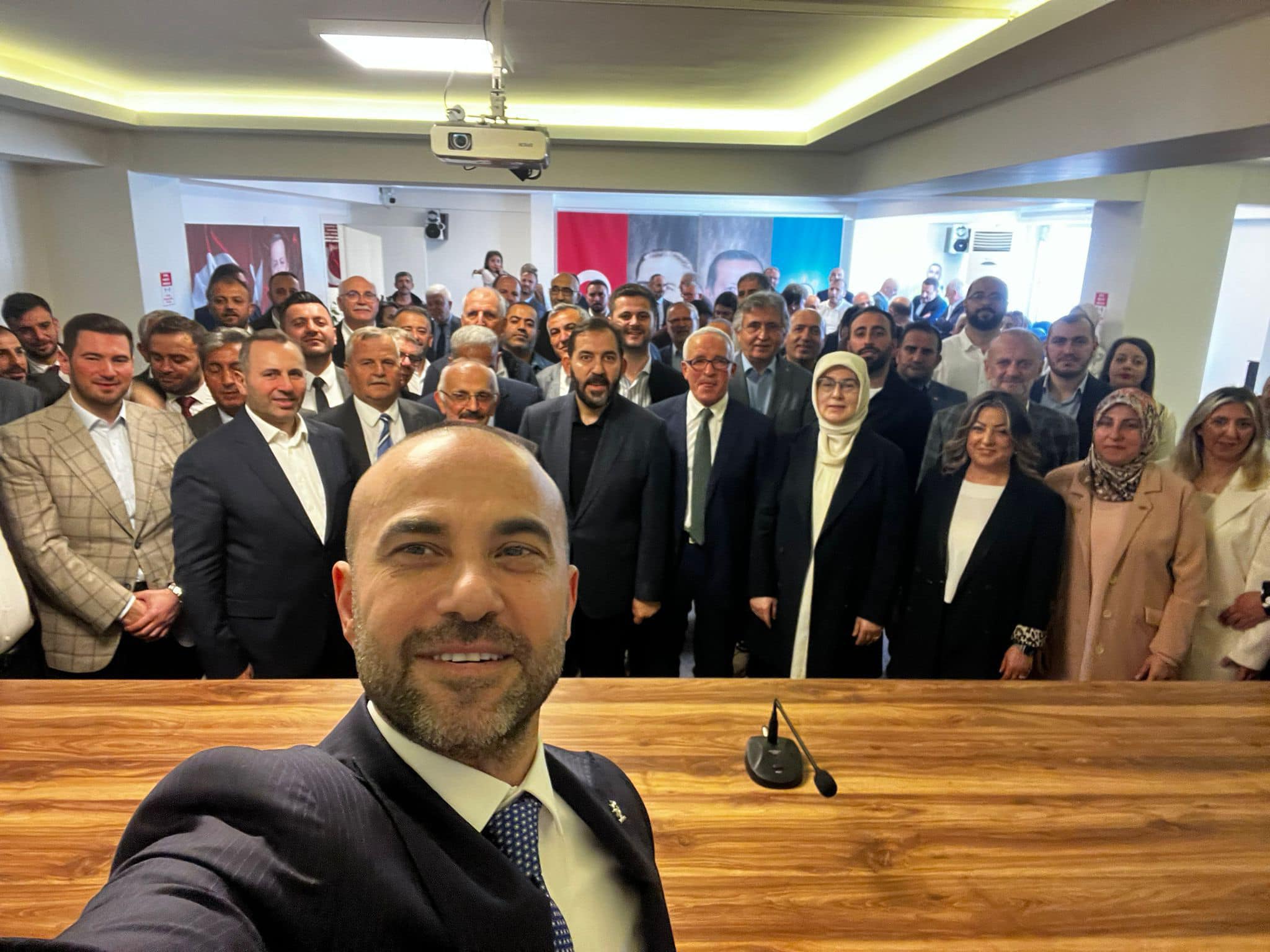 AK PARTİ’DE BAYRAMLAŞMA YAPILDI