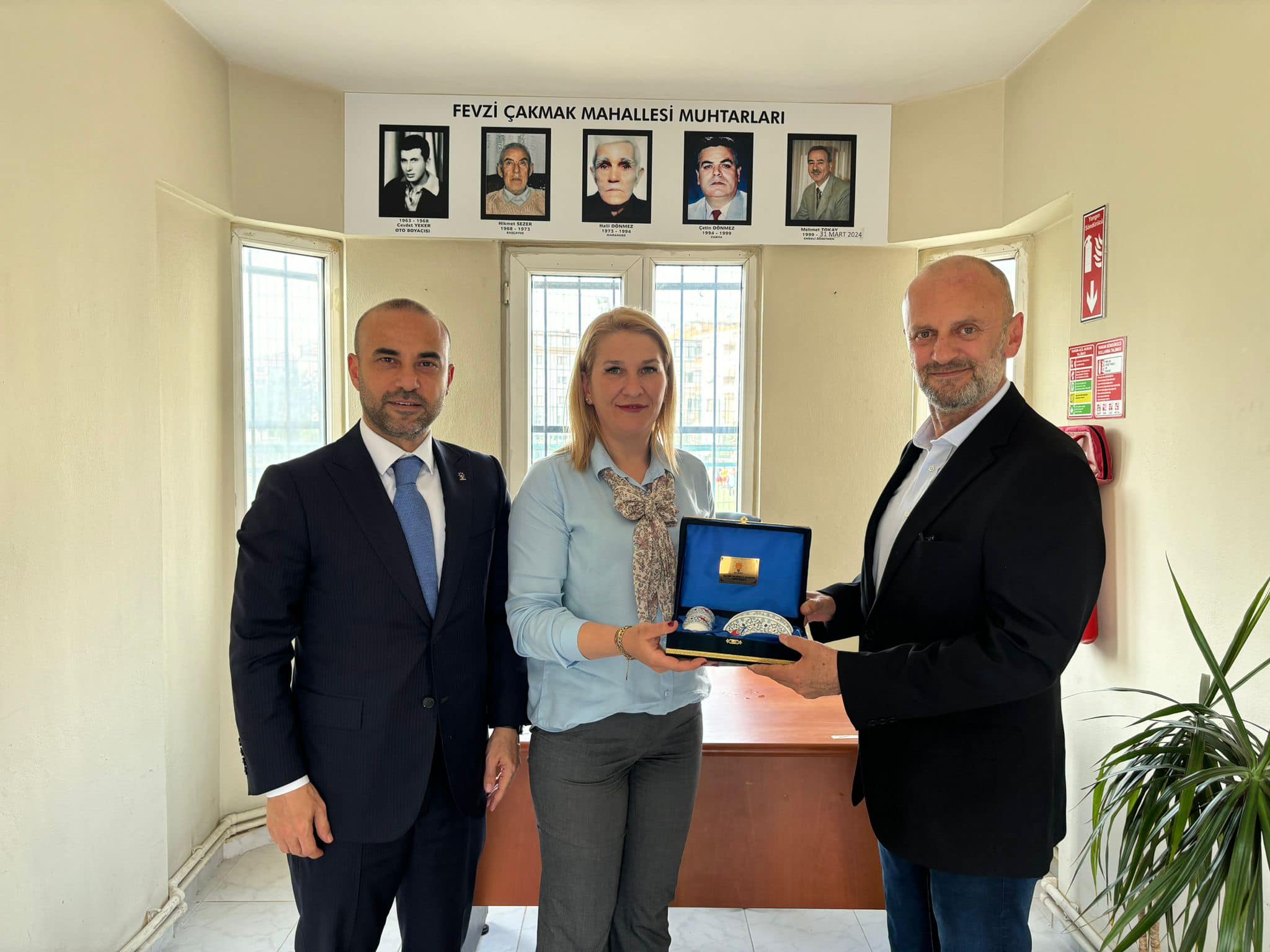 AK PARTİ’DEN MUHTARLARA ZİYARET