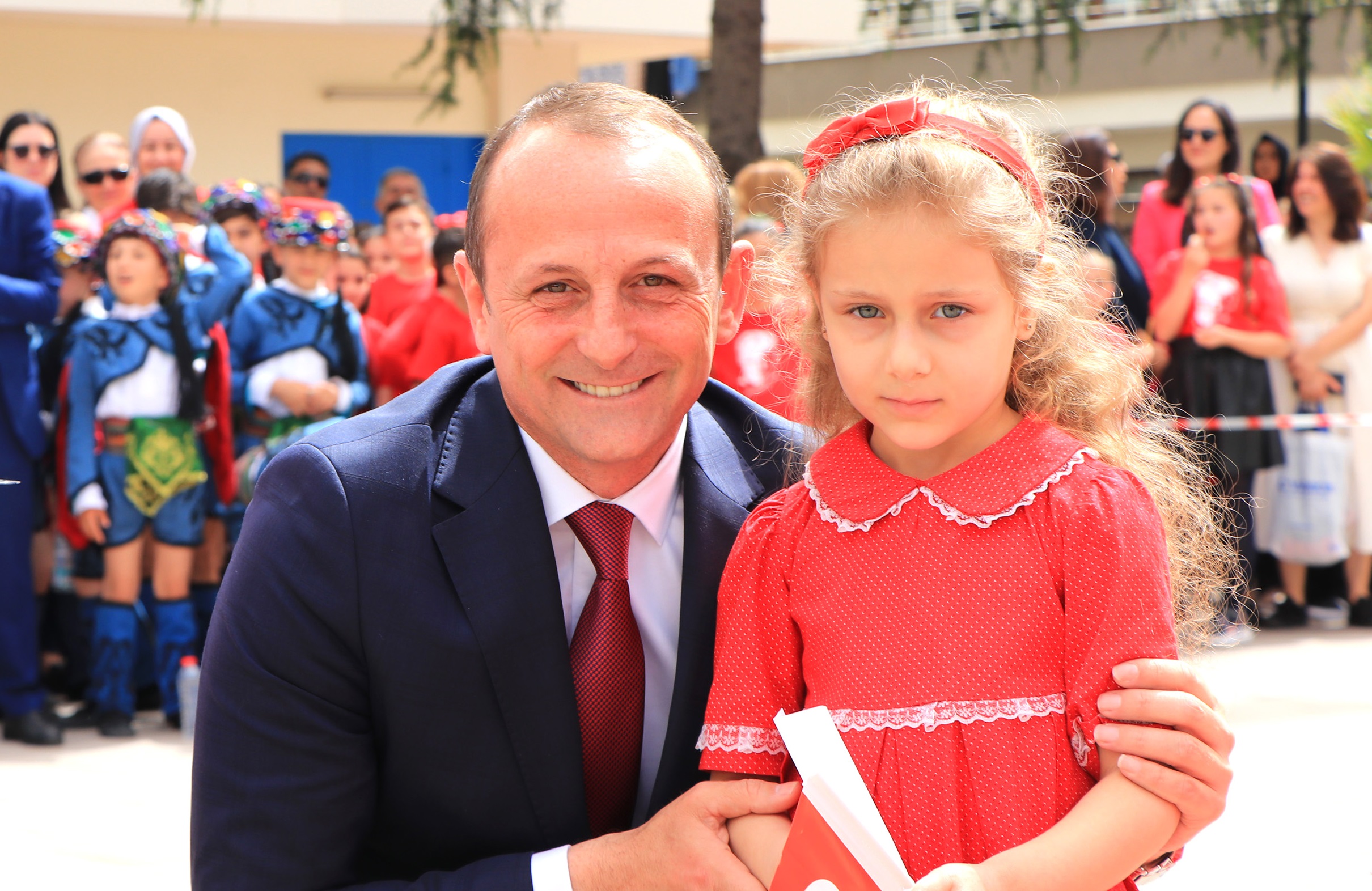 ÇİFTLİKKÖY’DE 23 NİSAN COŞKUYLA KUTLANDI