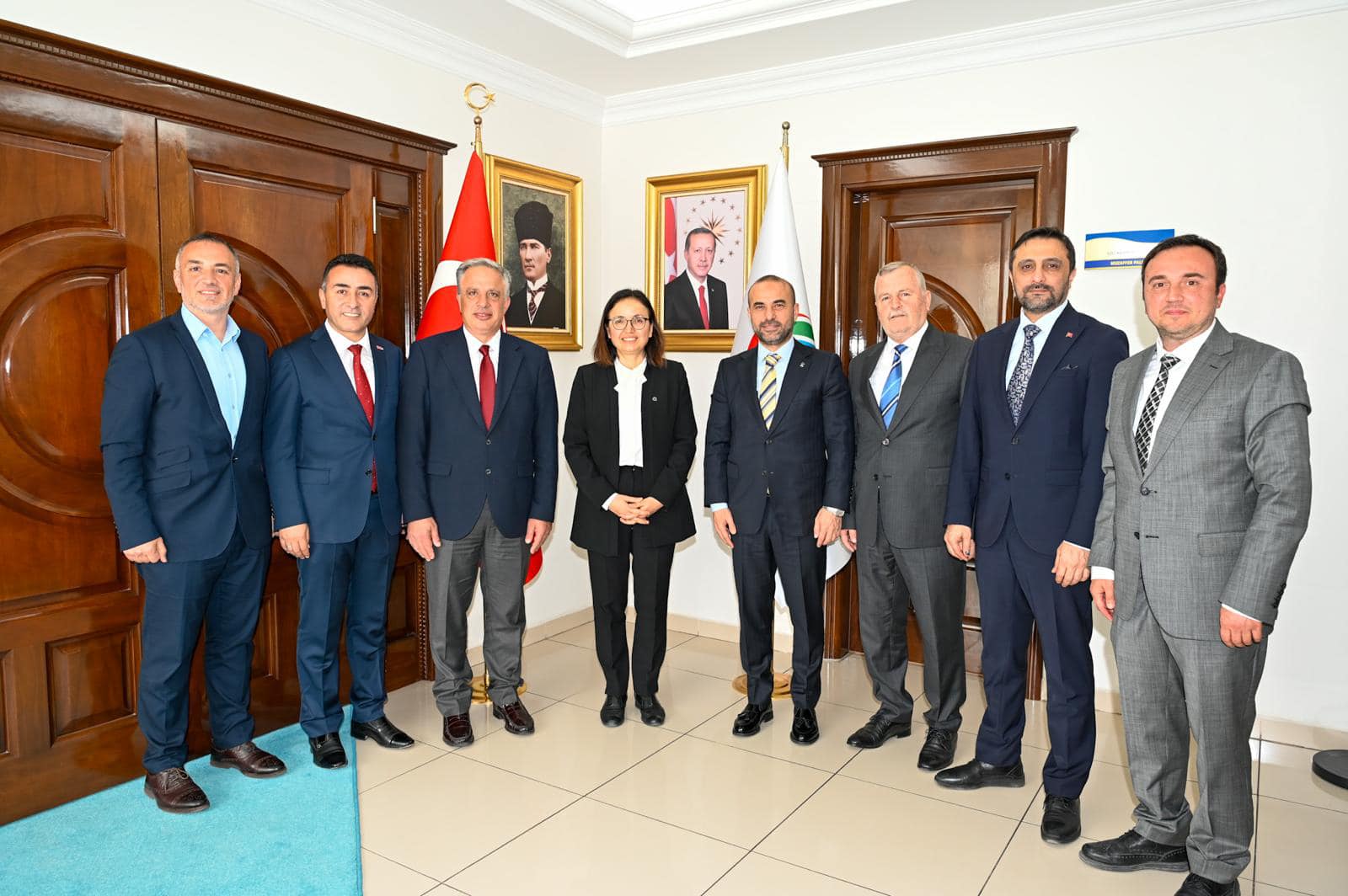 AK PARTİLİ BAŞKANLAR’DAN VALİ’YE ZİYARET