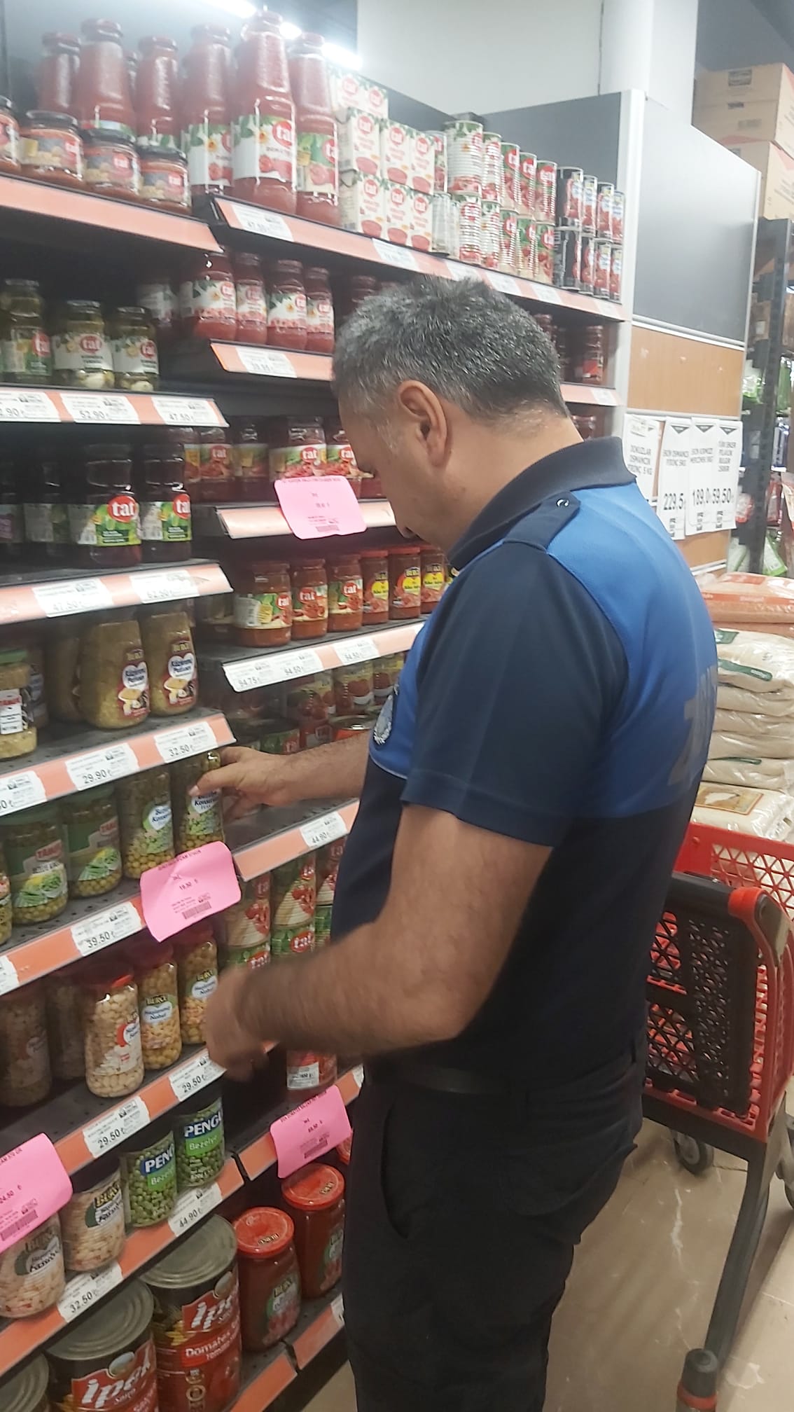 ALTINOVA’DA MARKETLERE SIKI DENETİM